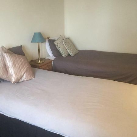 The Bear Hotel Chippenham  Ngoại thất bức ảnh